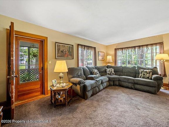 5th image of 71 Pleasant Ave