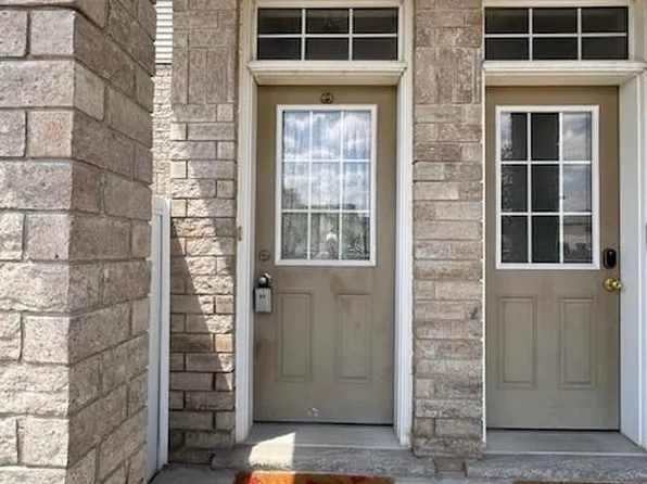 240 Westmeadow Dr #5A, Kitchener, ON N2N 0A1