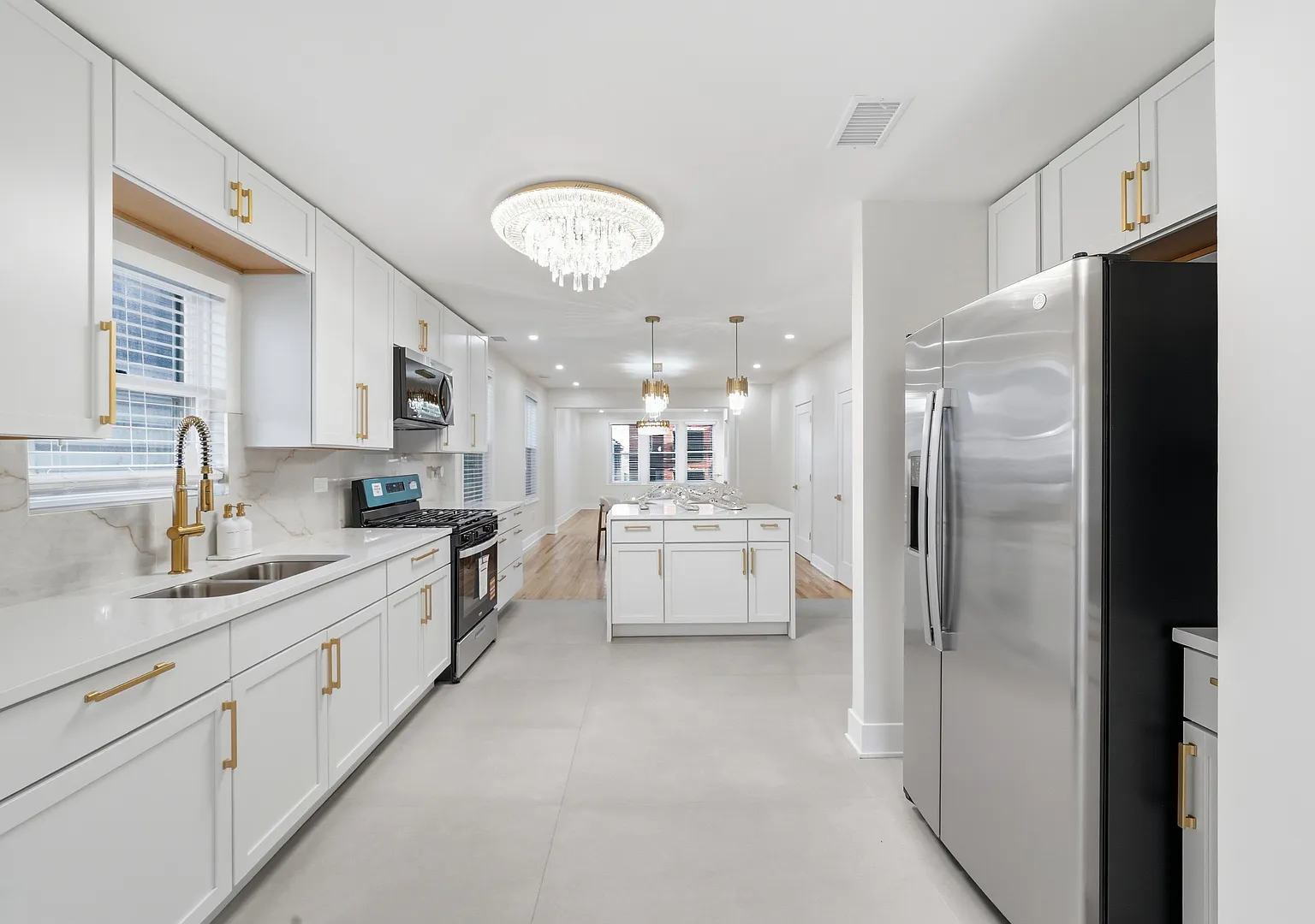 3 bed, 1200 sqft, $3,500 — Photo 3