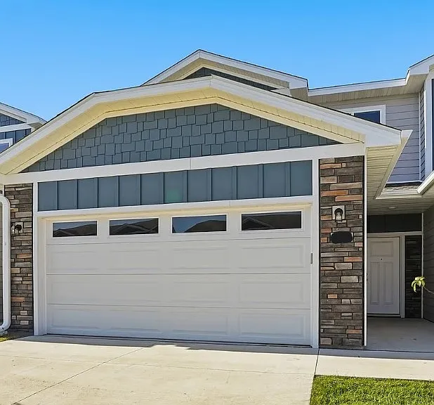 220 NW Waverly Dr #1 — Photo 1
