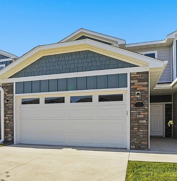 1st image of 220 NW Waverly Dr Unit 1