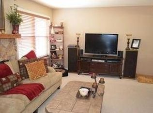 1465 Harvard Ct, Carol Stream, IL 60188