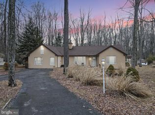 427 Stillwater Dr, Pocono Summit, PA 18346