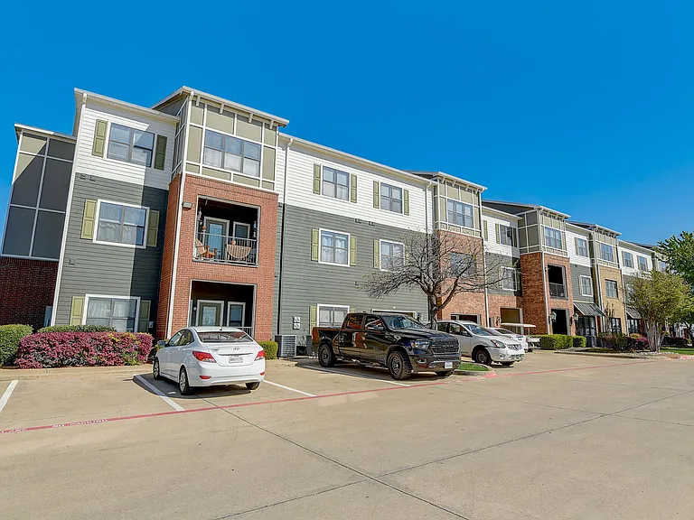 Skyview West Apartments — Photo 39