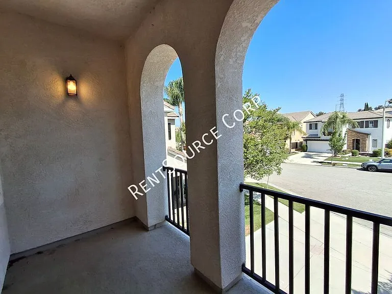 24310 Las Palmas St — Photo 44