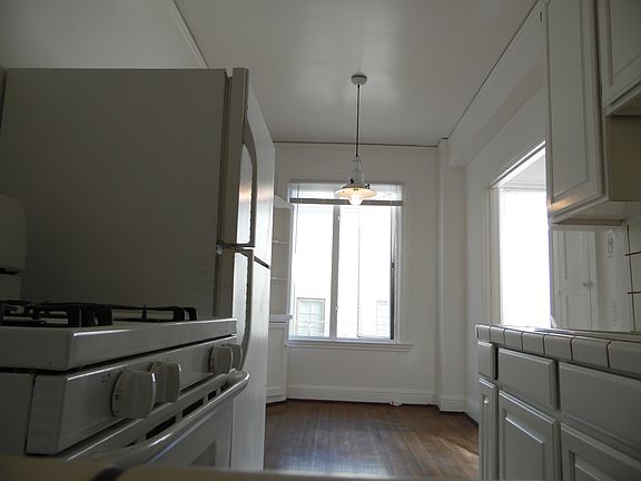 5th image of 1299 Lombard St