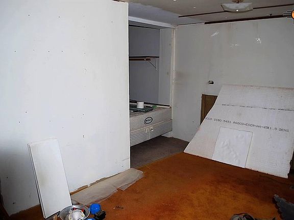 3rd image of 560 Herrington Dr SE