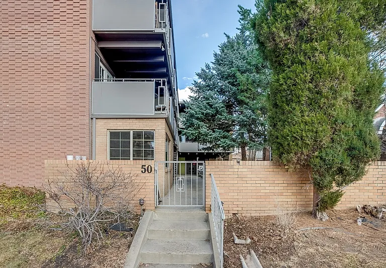 50 N Clarkson St #302 — Photo 22