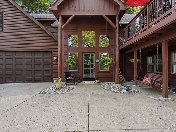 3rd image of 9317 Lovejoy Rd