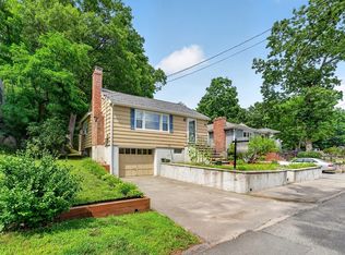 39 Hillsdale Rd, Dedham, MA 02026
