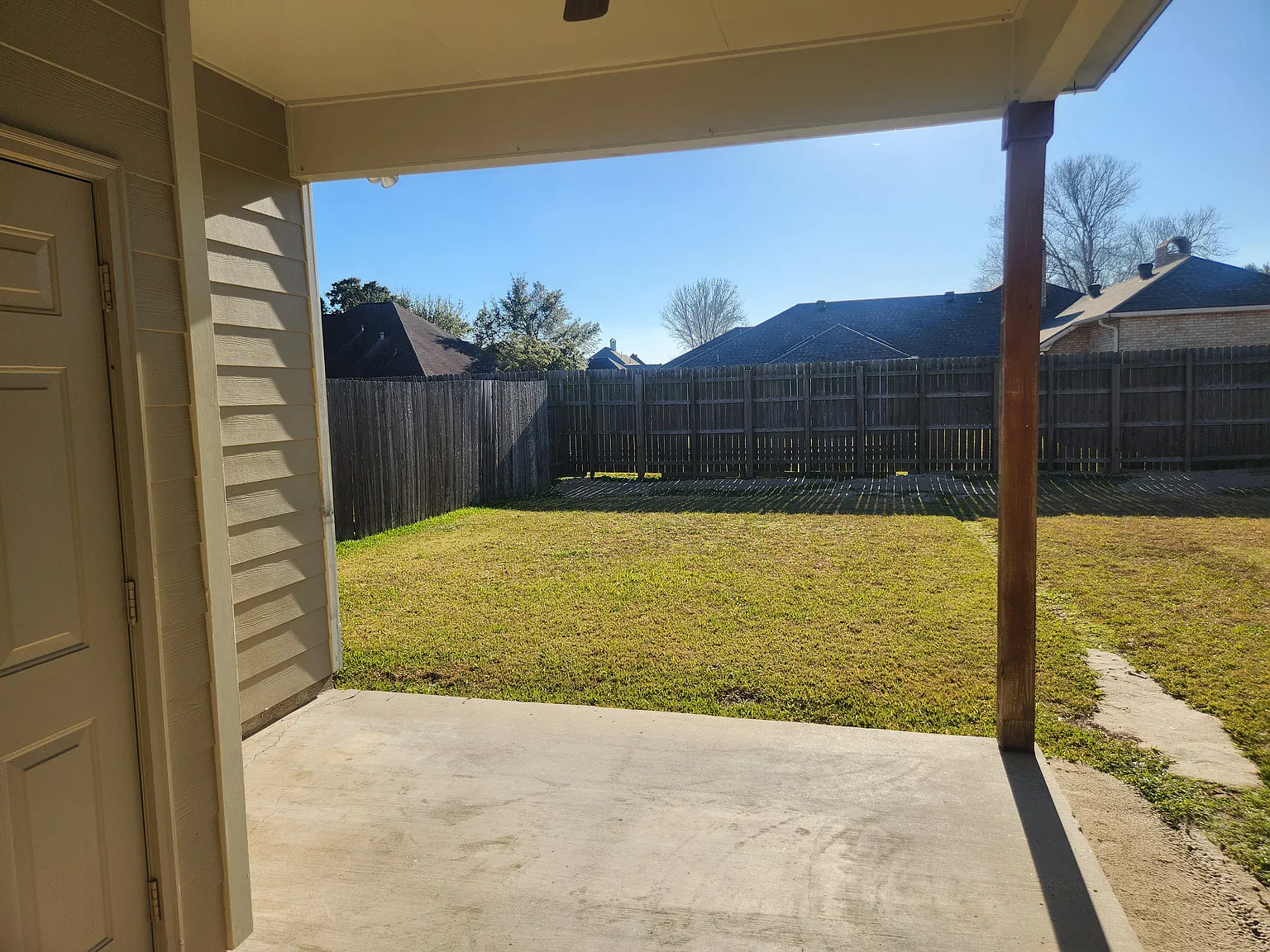 3 bed, 2.5 bath, 1600 sqft, $1,795 — Photo 4