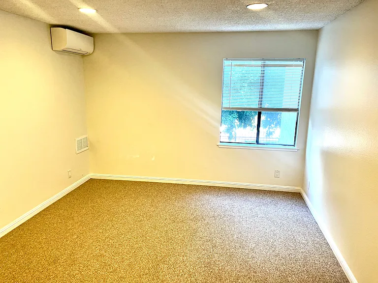 600 W 3rd St #B216 — Photo 6