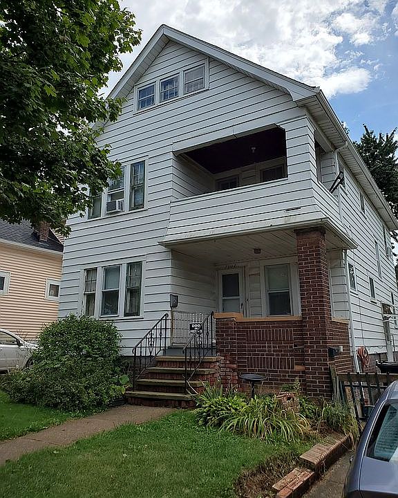 1st image of 7902 Rosewood Ave