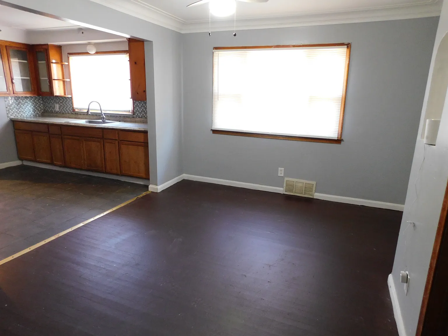 3 bed, 1.5 bath, 1380 sqft, $1,500 — Photo 3