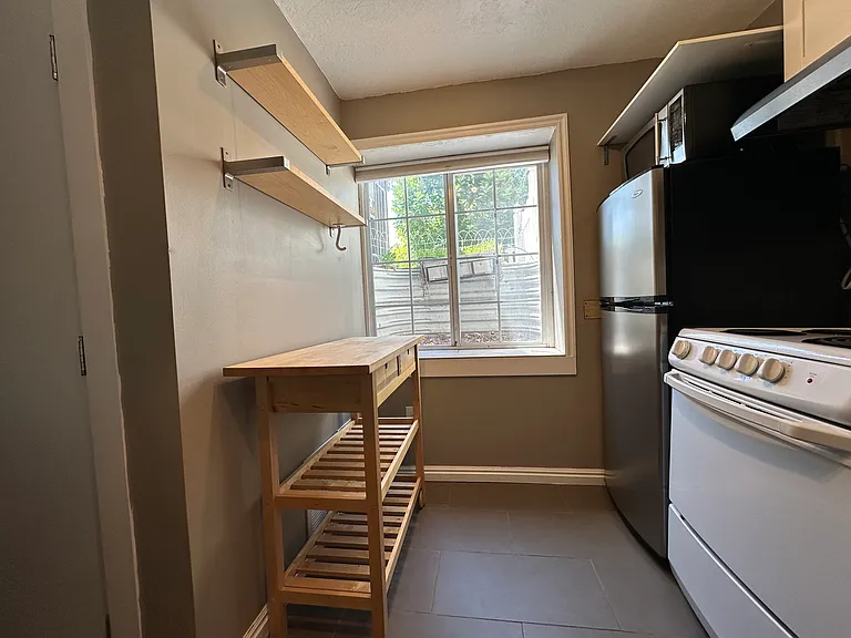 1138 S 400 E — Photo 7