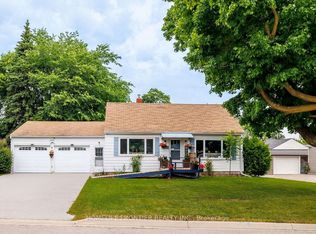 593 Watson Ave, Newmarket, ON L3Y 2V2