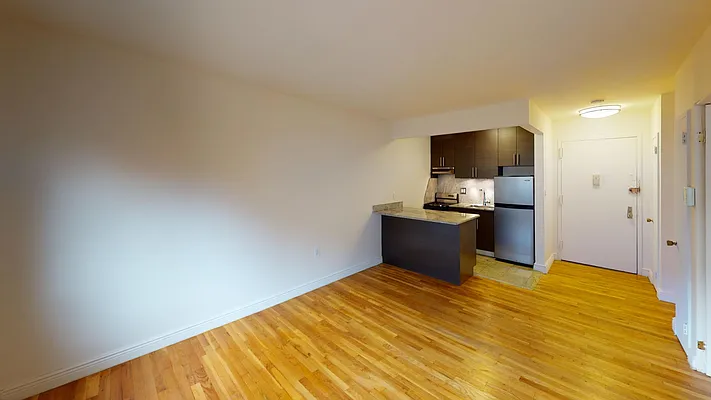 Rented by AZ REALTY NYC LLC | media 21