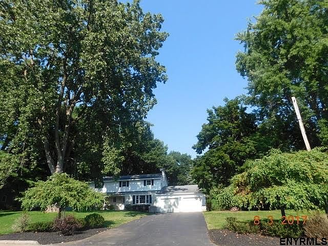 1st image of 5 Terrace Ct