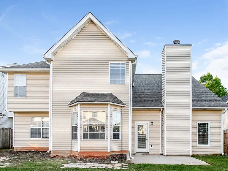 670 Compton Ln — Photo 17
