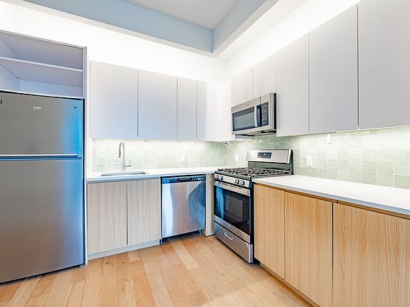 2nd image of 58 Vanderbilt Ave #9C