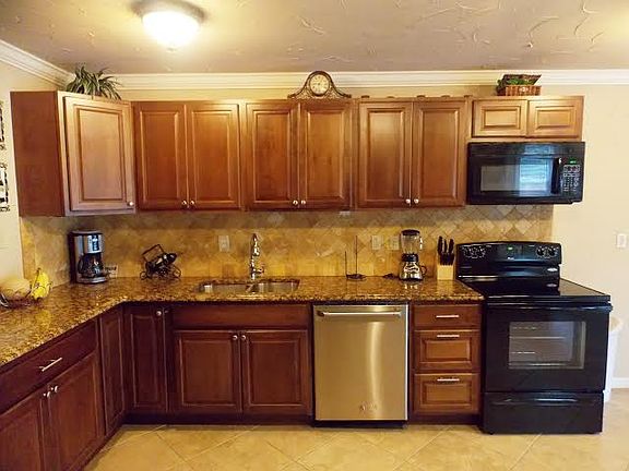 3rd image of 4112 Pepperbush Dr