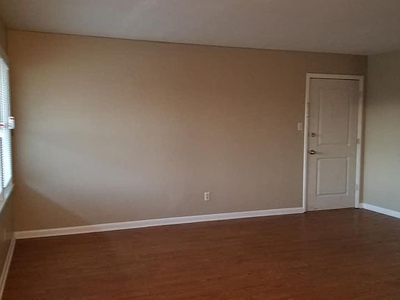 3rd image of 1823 Augusta Dr APT 6