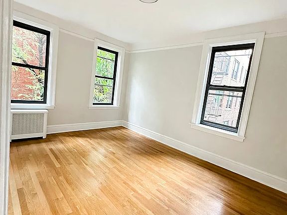 4th image of 253 W 16th St