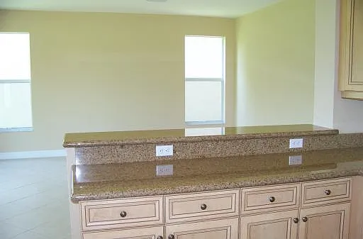 5 bed, 3.0 bath, 2768 sqft, $3,500 — Photo 3
