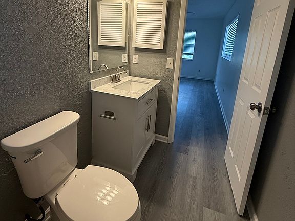 2nd image of 5064 Springwood Rd