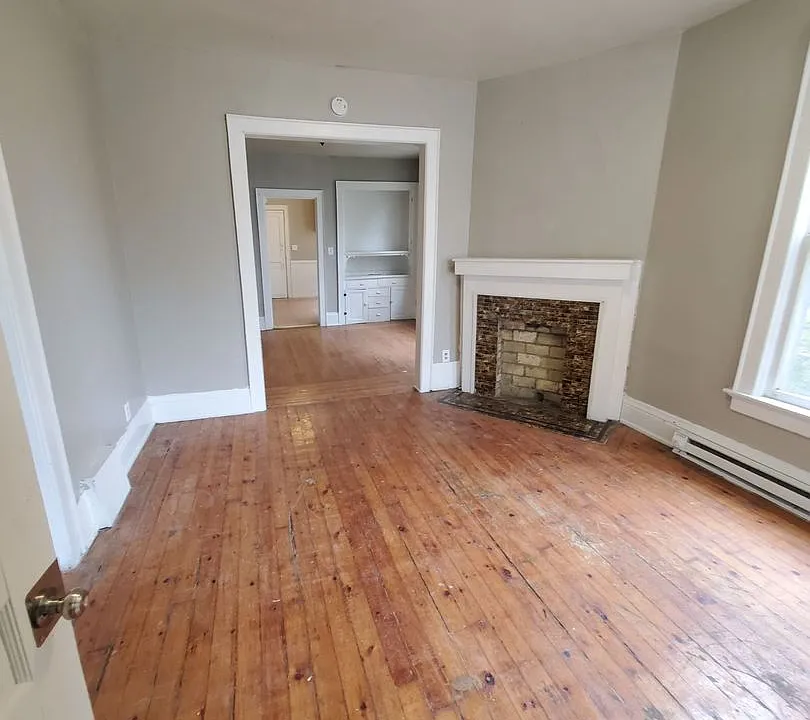 2106- 2106A W Keefe Ave (Duplex)