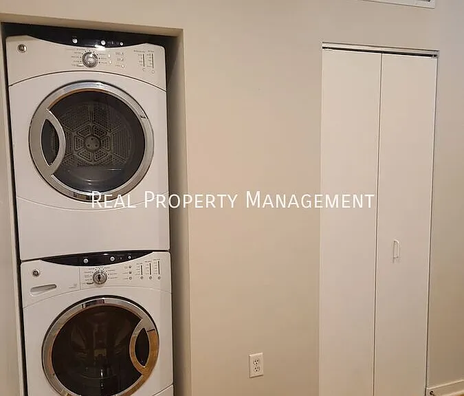 1902 N Commerce St #307 — Photo 19