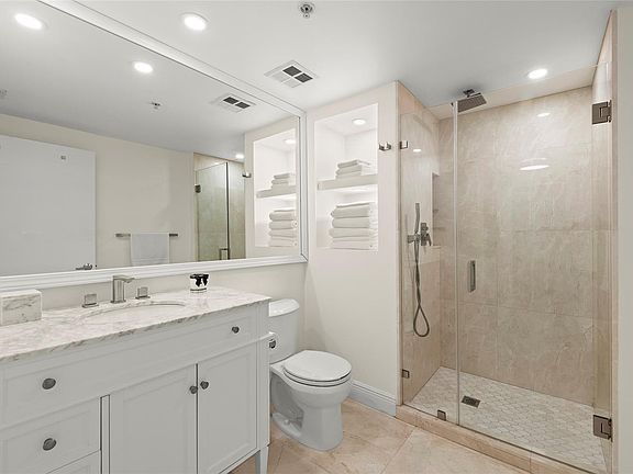 3rd image of 335 S Biscayne Blvd APT 1905