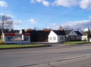 858 S Main St, Lapeer, MI 48446
