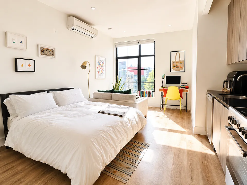 1104 Bedford Ave #302