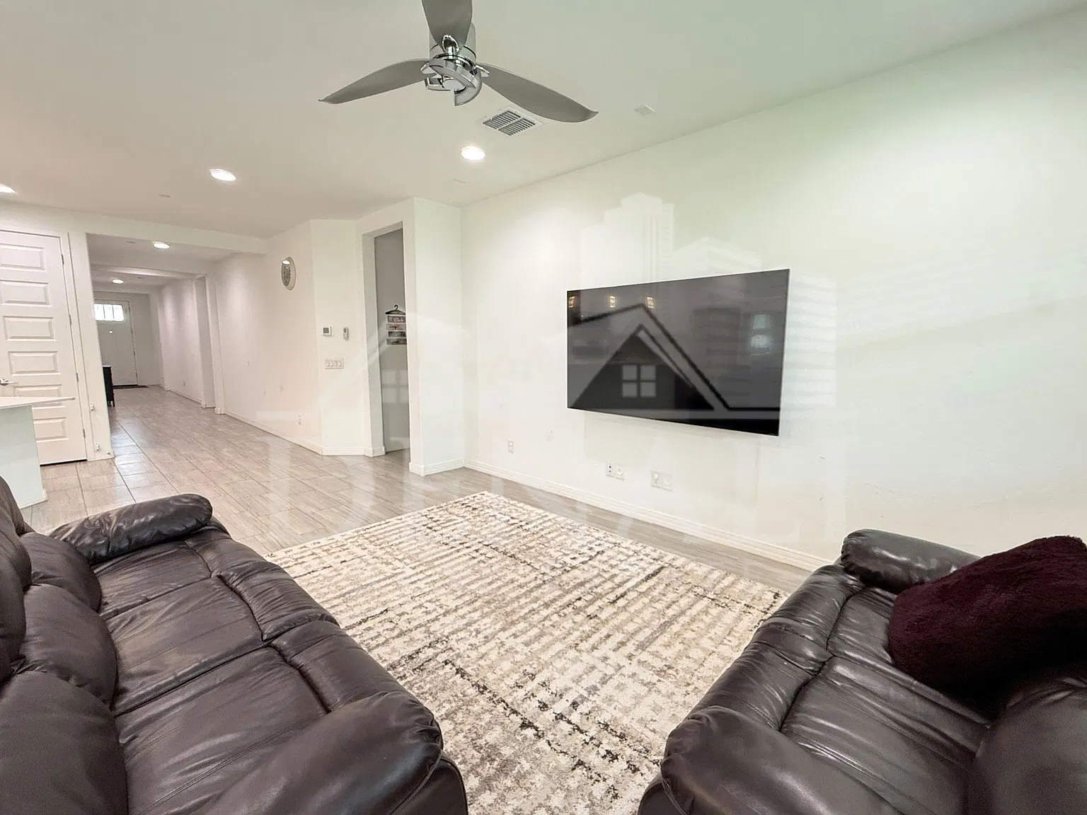 4 bed, 3.0 bath, 2277 sqft, $2,695 — Photo 3