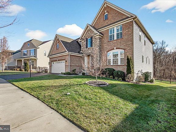 3rd image of 5487 Tallyn Ridge Dr