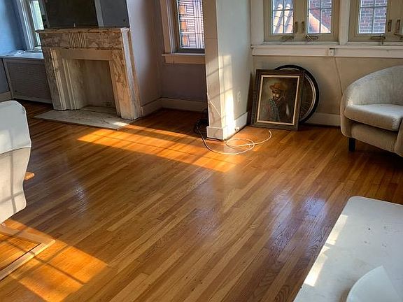 2nd image of 2552 Beechwood Blvd