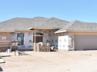 1305 Regents Ct, Roswell, NM 88201