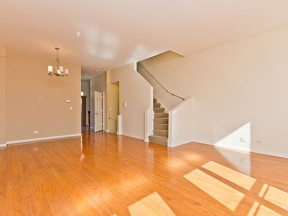 5th image of 1464 S Peoria St #1