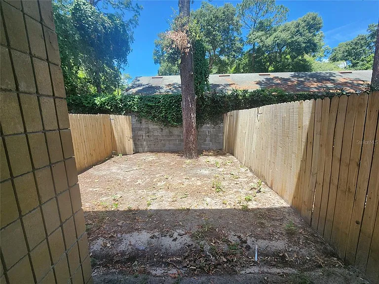 702 SW 70th Ter #B — Photo 24