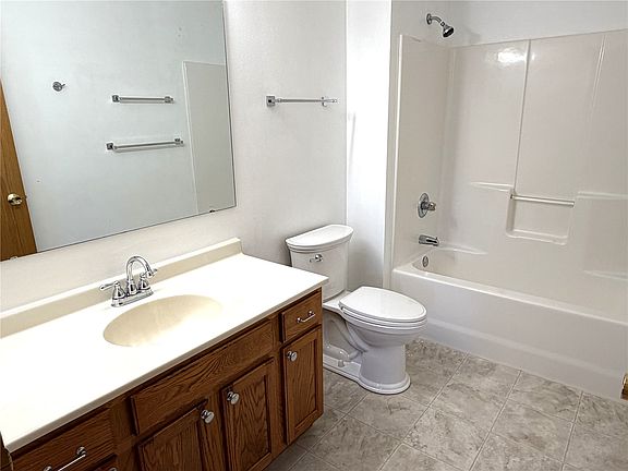 5th image of 6715 Creekside Dr NE Unit 2
