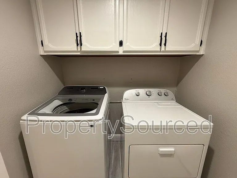1351 Aksland Dr — Photo 33