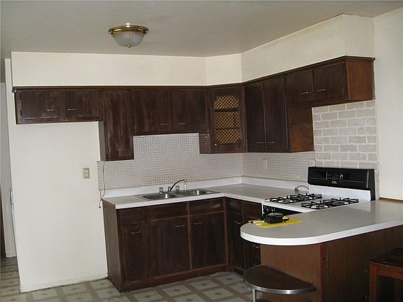 4th image of 7910 E 35th St