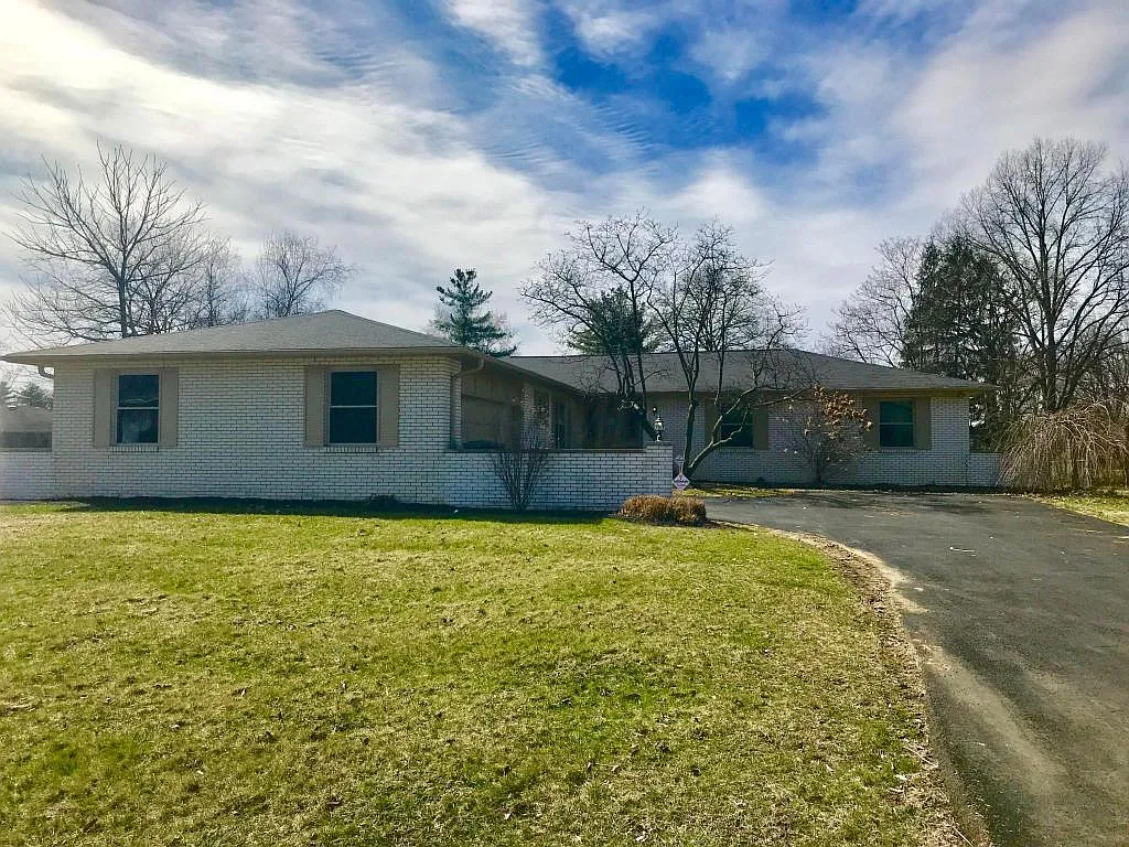 729 Strawberry Hill Rd W photo 1