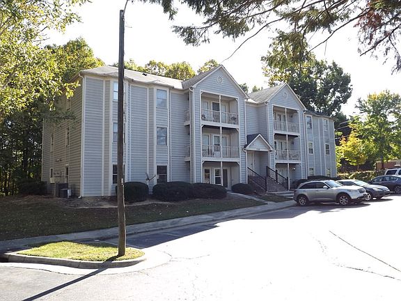 3rd image of 700D Glendale Dr