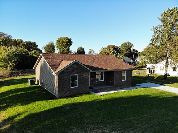 2nd image of 2523 E 8th St