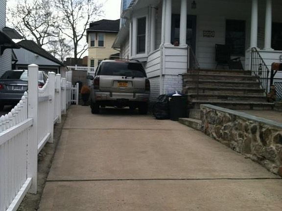 2nd image of 192 College Ave