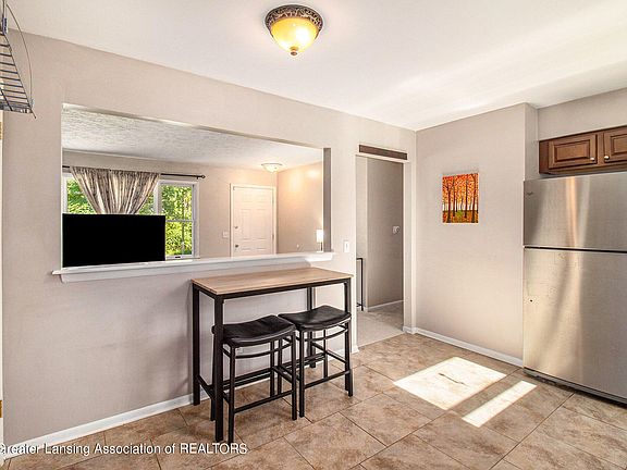5th image of 3107 Continental Dr