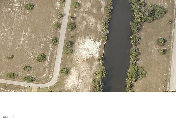 3rd image of 2713 NW 41st Pl