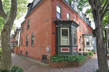 1st image of 800 W 11th St